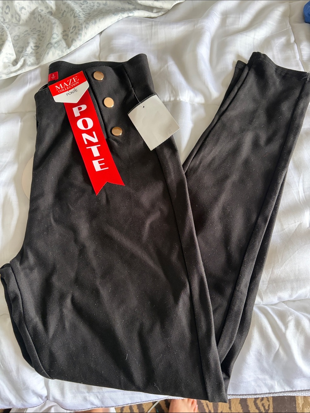 Maze Ponte Leggings with Gold Button Detail - Black - Small NWT